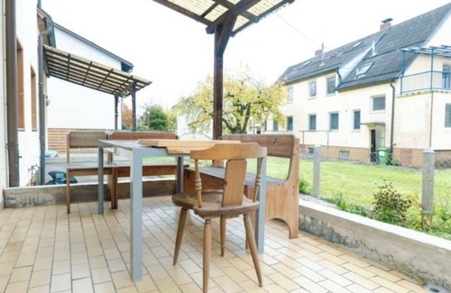Pasching House | Vacation home & mechanic's accommodation - 10 beds, fully equipped for group trips