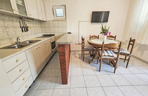 Vinisce House | Vacation home Mirko by Interhome