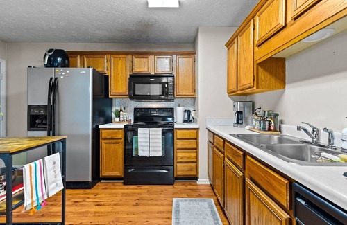Pine Forest House | Vacation Home near Cape Fear River 7-minute drive
