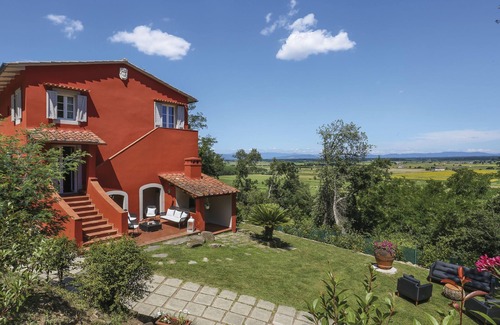 Cascine-La Croce House | Vacation home Piero by Interhome