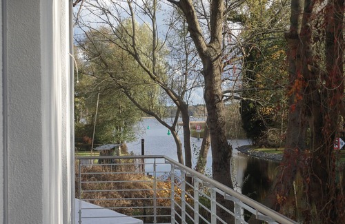Storkow Apartment | Vacation home Seebrise Modern apartments on the lake, rowing boat included subject to availability