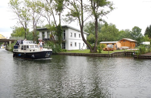 Storkow Apartment | Vacation home Seebrise Modern apartments on the lake, rowing boat included subject to availability