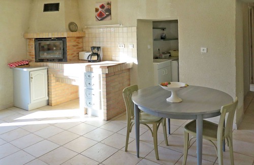 L'Honor-de-Cos House | Vacation home Touzy by Interhome