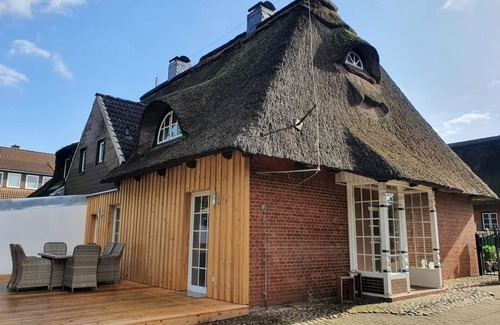 Lebrade Apartment | Vacation home under thatch