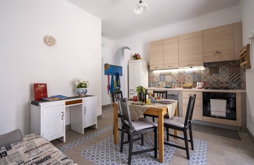 Torre Canne House | Vacation Home "Verso Sud, Torre Canne" with Sea View, Private Terrace & Wi-Fi