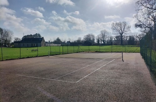 Tredion Villa | Vacation home with spa and tennis court on the Château estate