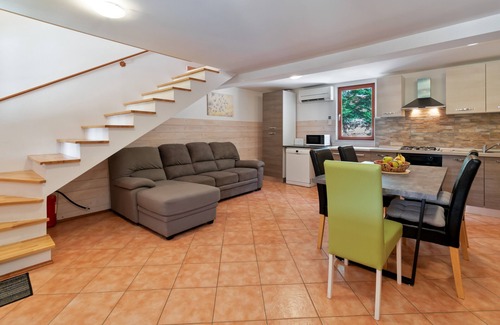 Makovci House | Vacation homes Sunny Twins - 2 houses, 10 persons, 4 bedrooms, pool, barbecue