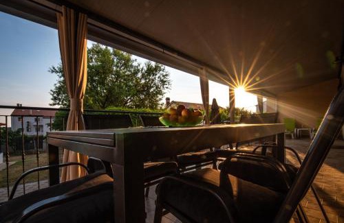 Vinkuran Villa | Vacation house Maria, big garden, private parking