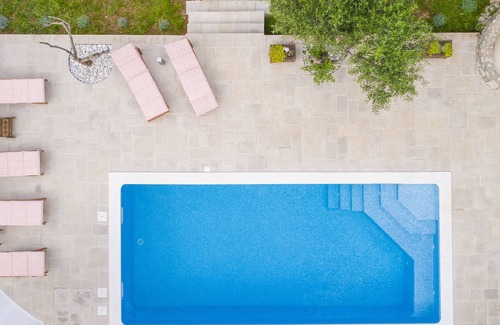 Supetar House | Vacation house Šumica with heated pool, fully air-conditioned!
