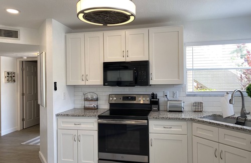 Isla del Sol Condo | VACATION IN PARADISE! 5min to StPete Beach, Pool, Updated & Very Clean 1st Floor