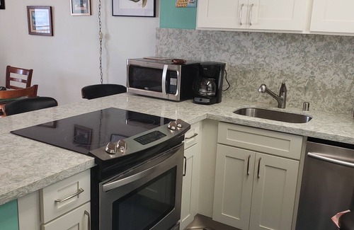 Makaha Condo | Vacation In Paradise At Makaha Area in a Legal NUC