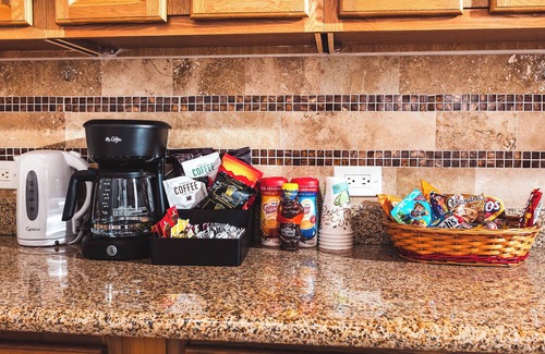 Nassau Apartment | Vacation in the Comfort of Home at LiShay’s Cottage