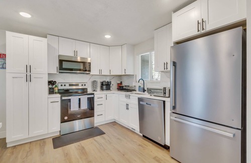 Allendale Area House | Vacation Launch Pad - Great for Groups!