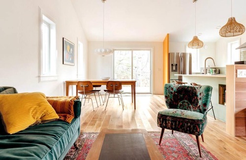 Mount Marion House | VACATION Mod Cottage Idyllic Setting Every Amenity