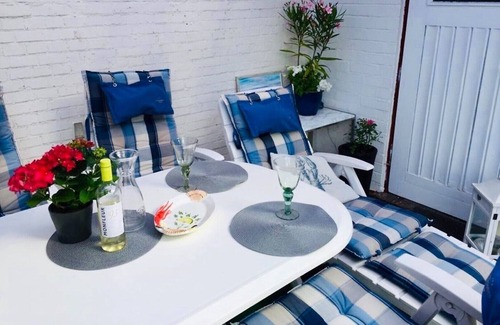 Heide House | Vacation on the North Sea coast in the vacation home Küstenkind with large fenced garden