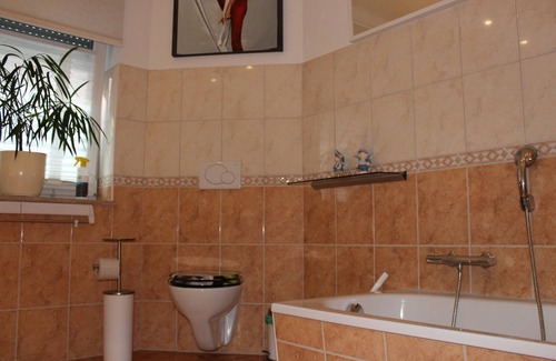 Bernburg Apartment | Vacation rental 1 accommodates a max. of 6 people