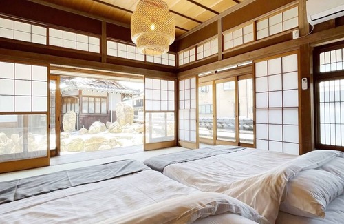 Kure House | Vacation Villa facing ocean view with BBQ Grill Free Parking Space