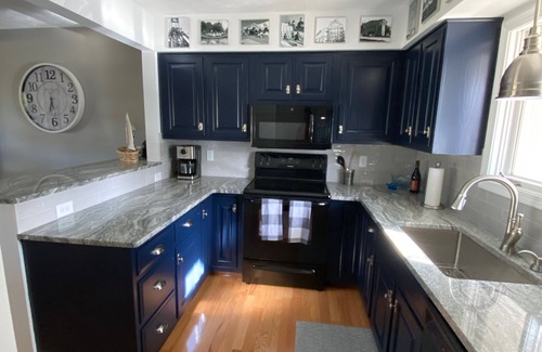 Huron Villa | Vacation Villa overlooks 9th fairway a 12 minute drive to Cedar Point near beach