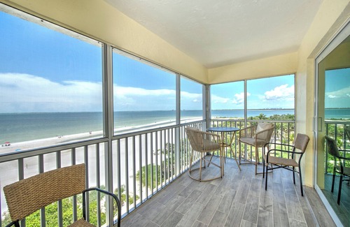 Fort Myers Beach Condo | Vacation Villas: #635 Beachfront Top-Floor Condo with Best Views on North End