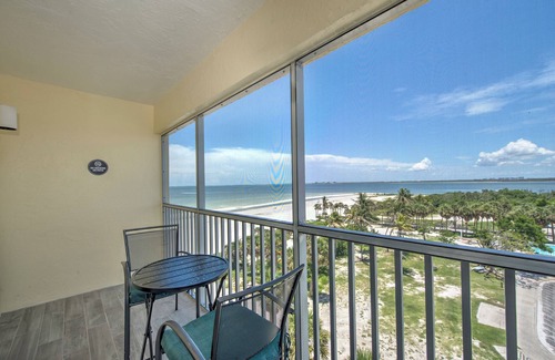 Fort Myers Beach Condo | Vacation Villas: #635 Beachfront Top-Floor Condo with Best Views on North End