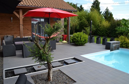 Lesmont House | Vacation villa with pool near Forêt d'Orient Champagne lakes