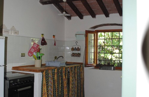 Vaiano House | Vaiano: Country holiday home -in a small green "borgo",near firenze