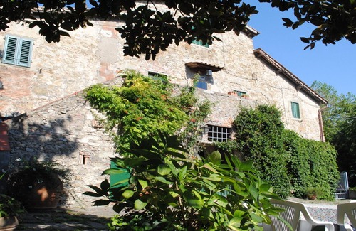 Vaiano House | Vaiano: Country holiday home -in a small green "borgo",near firenze
