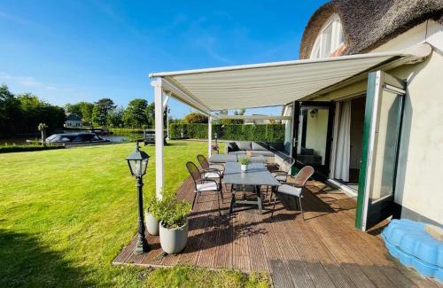 Sint Nicolaasga House | Vakantiehuis aan het water in Friesland