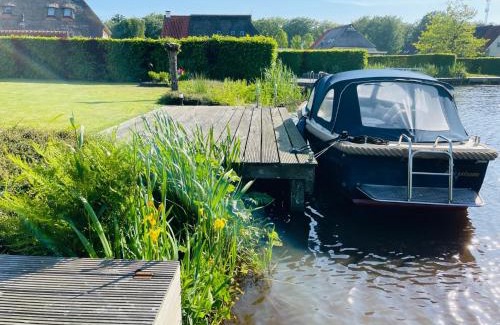 Sint Nicolaasga House | Vakantiehuis aan het water in Friesland