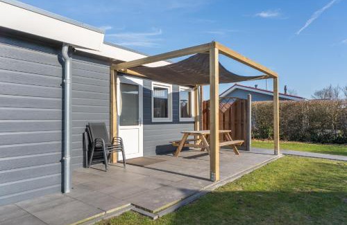 Yerseke Ski Chalet | vakantiewoning aan zee en havens 24