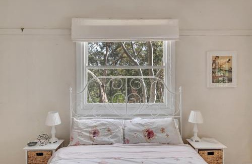 Yerrinbool House | Valencia Relax Swim and Spa