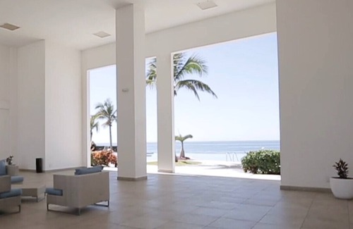 Cerritos Condo | Valeria's Beautiful Condo For 5 By The Sea