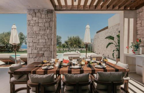 Amoudi Villa | Valerozo Villas - Exclusive Beachside Experience