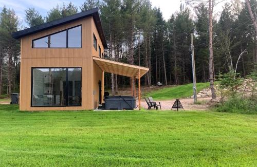 Saint-Raymond Ski Chalet | Vallée bras du Nord Jumeau 2 avec spa