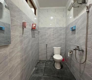 Besakih House | Vallari Besakih Homestay
