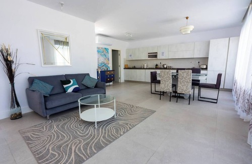 Valletta Apartment | Valletta Penthouse Cathedral view Terrace