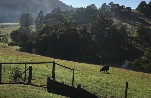 Mount View House | Valley Beyond - Peace and tranquility. PET Friendly. Free Wi Fi