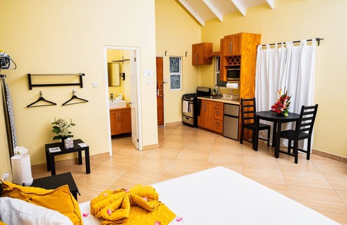 St. Andrew House | Valley Breeze Guest House