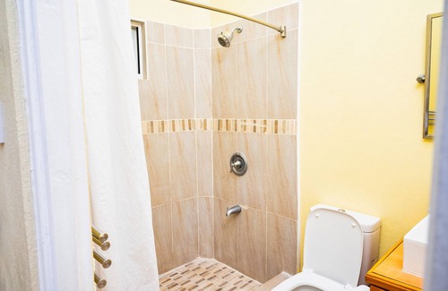 St. Andrew House | Valley Breeze Guest House