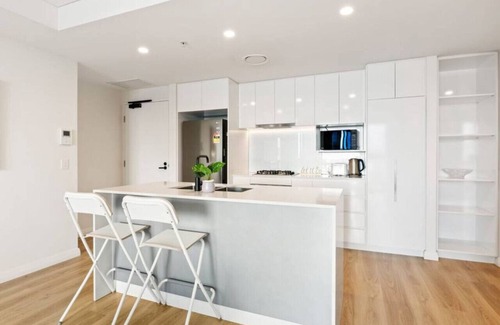 Fortitude Valley Apartment | Valley Centre,Rooftop Pool, 2bed2bath Apt +Carpark