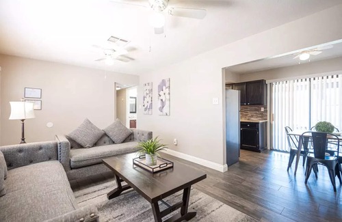Henderson House | Valley Forge · 35% Off Fall Special - Charming 2 Bedroom House