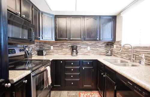 Henderson House | Valley Forge · 35% Off Fall Special - Charming 2 Bedroom House