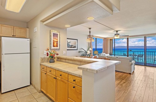 Kahana Condo | Valley Isle Resort #710 - Vacation West Maui