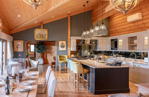 Constable Burton Cottage | Valley View - a lodge that sleeps 8 guests in 3 bedrooms