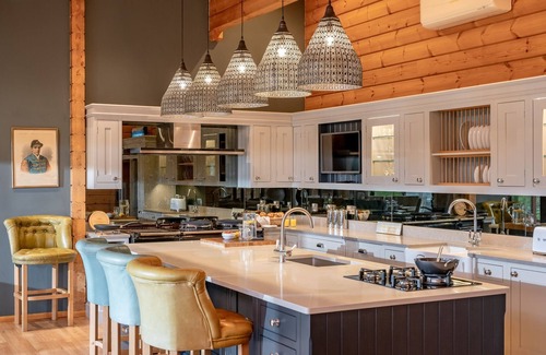 Constable Burton Cottage | Valley View - a lodge that sleeps 8 guests in 3 bedrooms