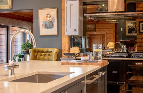 Constable Burton Cottage | Valley View - a lodge that sleeps 8 guests in 3 bedrooms
