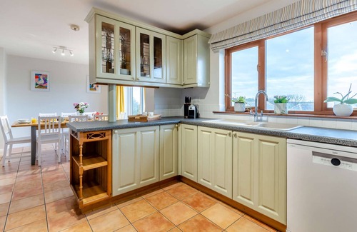 Manorbier House | Valley View - Four Bedroom House, Sleeps 8