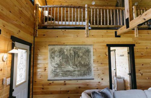Stanton House | "Valley View Lodge" RRG - Modern Stay w/Hot-tub