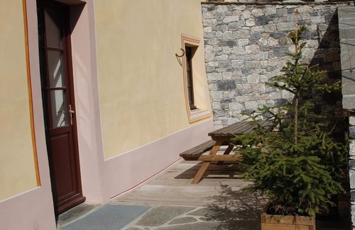 Valloire Apartment | Valloire center. Luxury apartment for 4 persons close to the slopes, ski school.