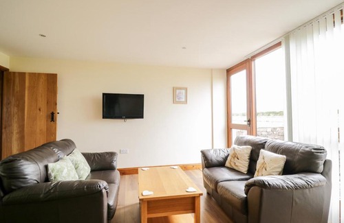 Wing House | Vallum